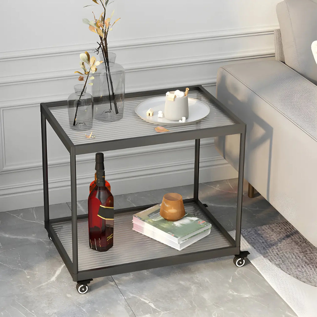 Table d'appoint rectangulaire à plateau supérieur en verre doré sur roulettes
