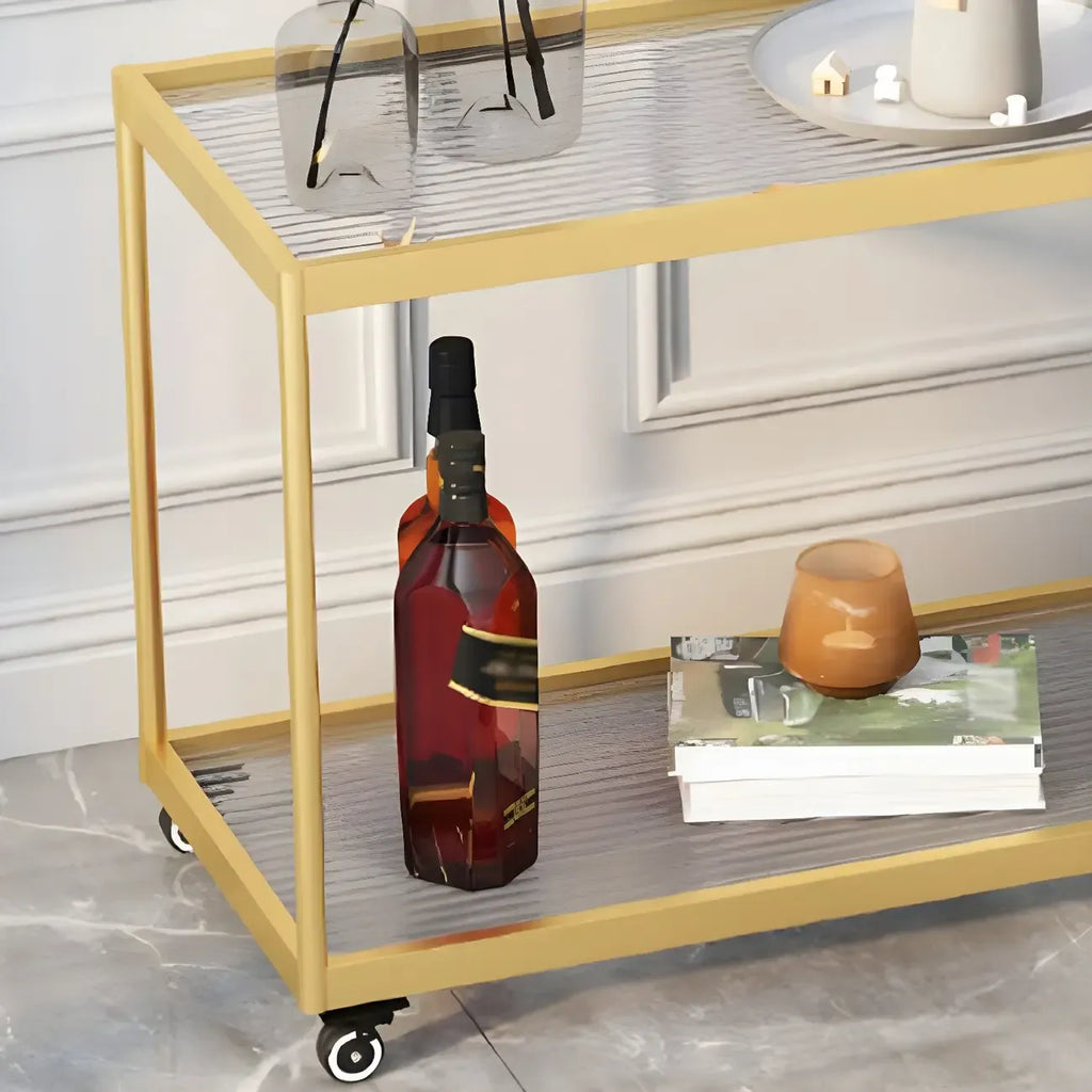 Table d'appoint rectangulaire à plateau supérieur en verre doré sur roulettes