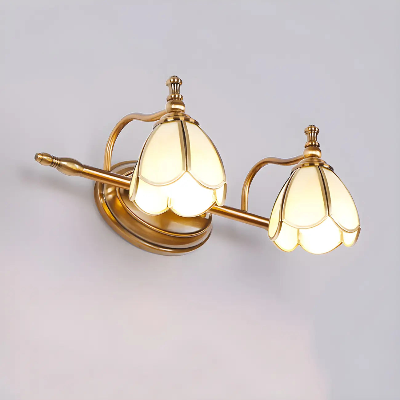 Applique da bagno vintage in ottone floreale a 3 luci