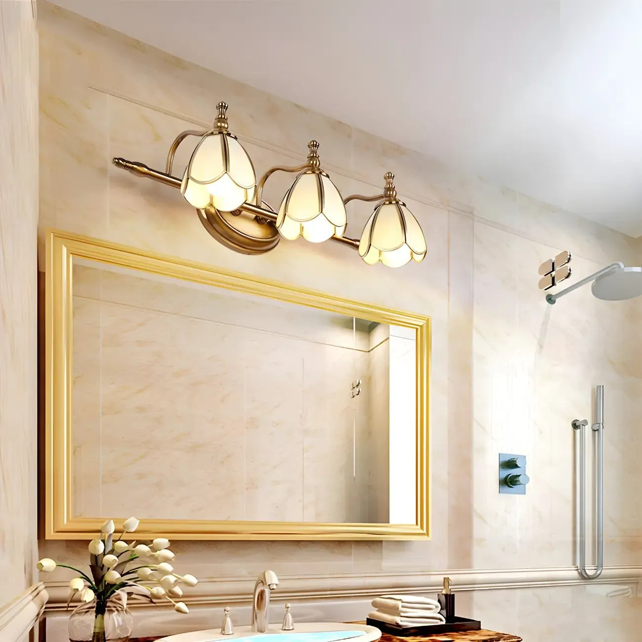 Applique da bagno vintage in ottone floreale a 3 luci