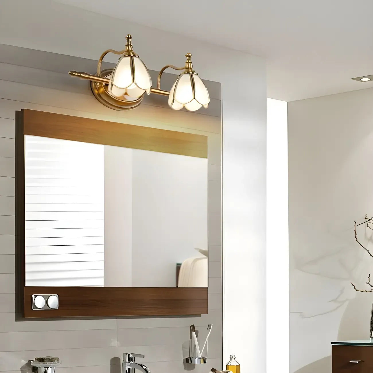 Applique da bagno vintage in ottone floreale a 3 luci