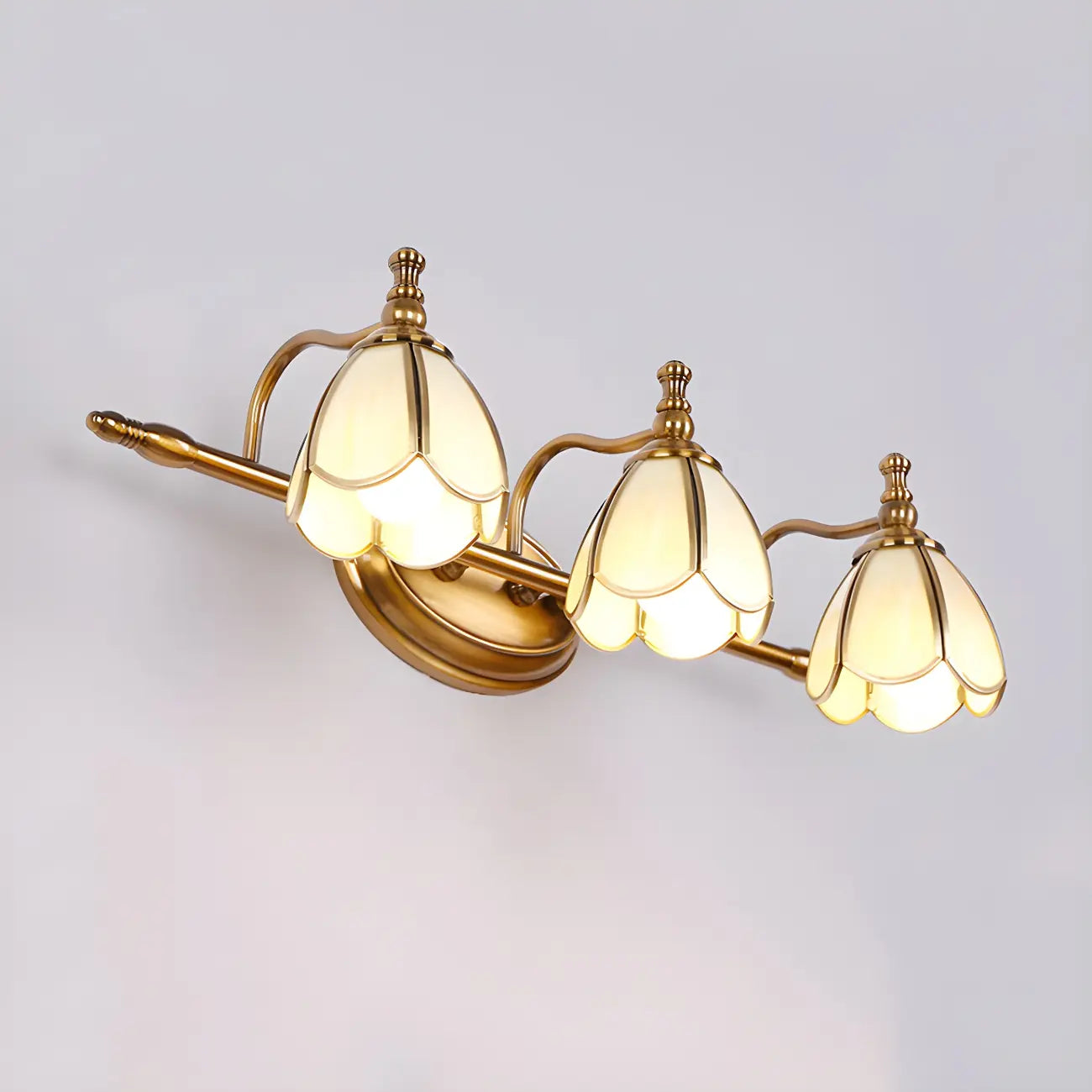 Applique da bagno vintage in ottone floreale a 3 luci