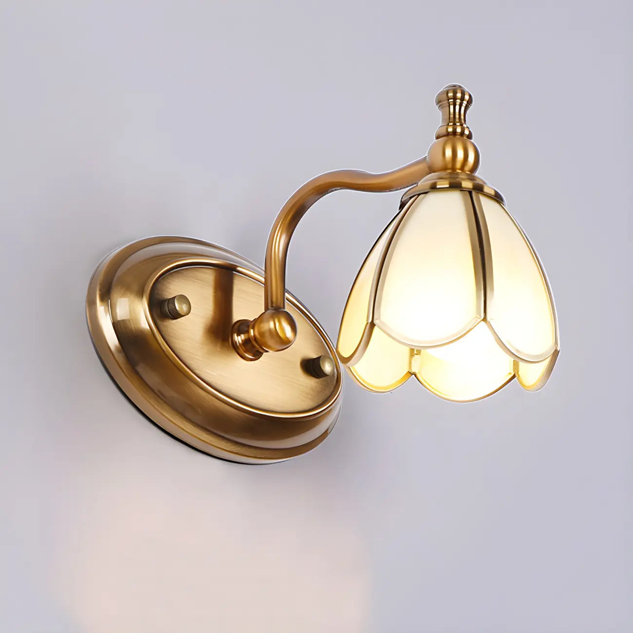 Applique da bagno vintage in ottone floreale a 3 luci