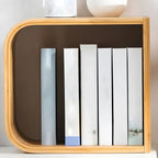 Bibliothèque verticale géométrique en bois de bambou finition naturelle