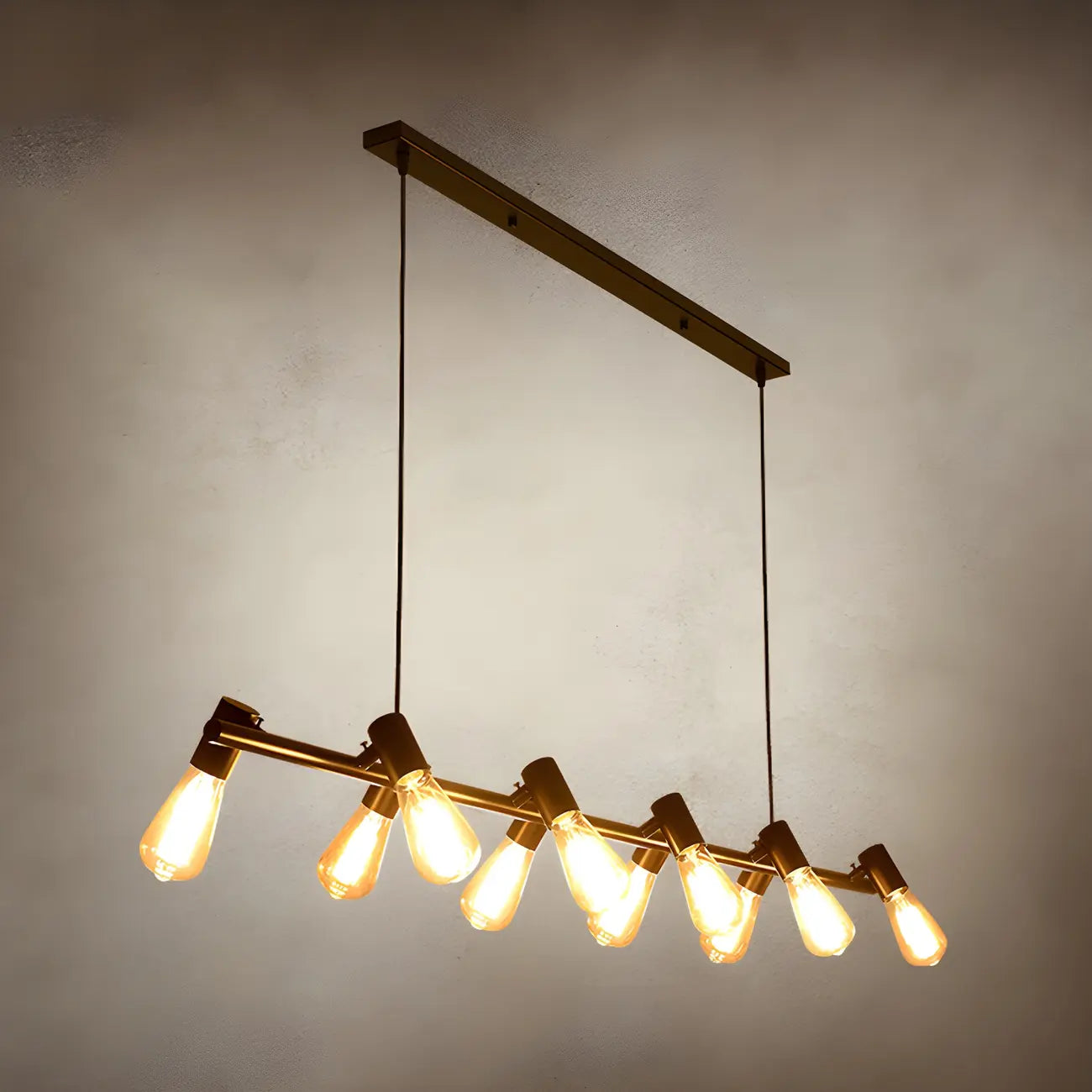 Suspension industrielle noire à plusieurs lumières