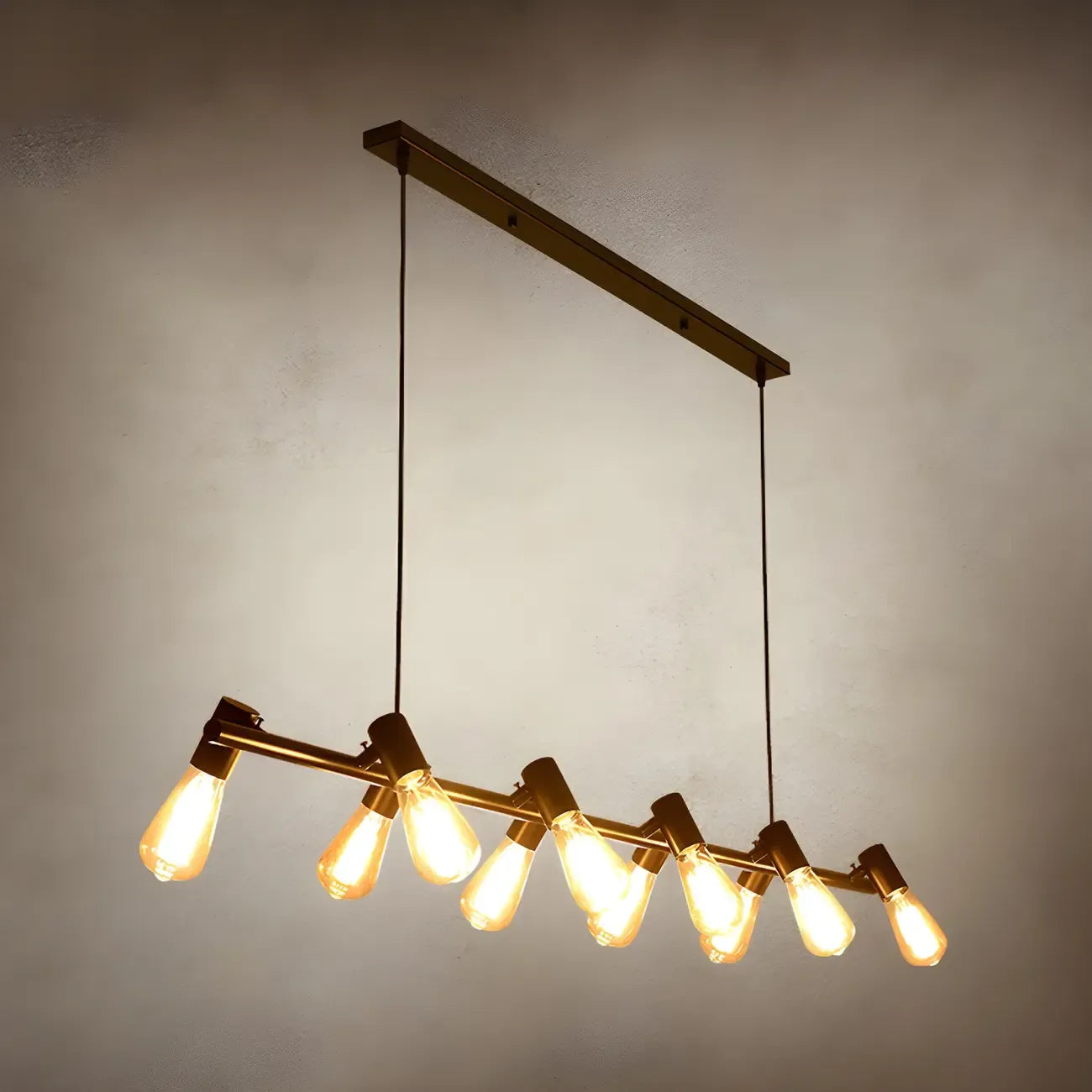 Suspension industrielle noire à plusieurs lumières
