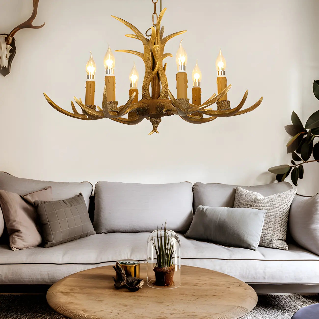 Lustre rustique en résine dorée en forme de bois de cerf