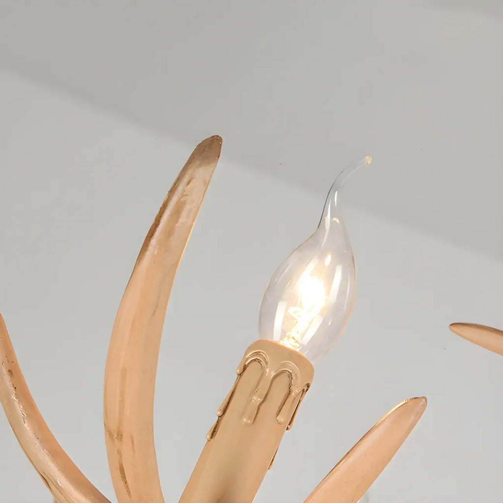 Lustre rustique en résine dorée en forme de bois de cerf