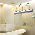 Applique murale moderne chromée à DEL pour salle de bain avec abat-jour blanc