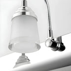Applique murale moderne chromée à DEL pour salle de bain avec abat-jour blanc