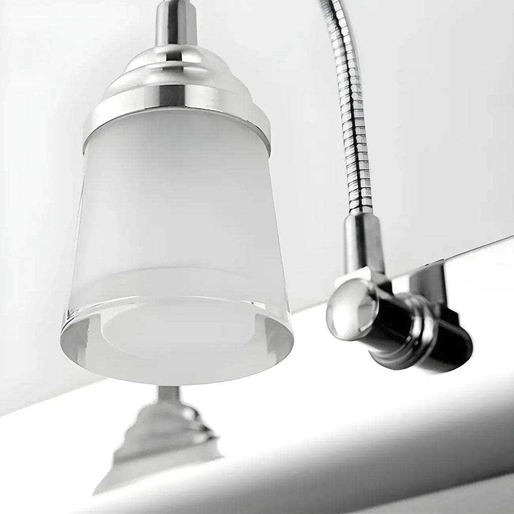 Applique murale moderne chromée à DEL pour salle de bain avec abat-jour blanc