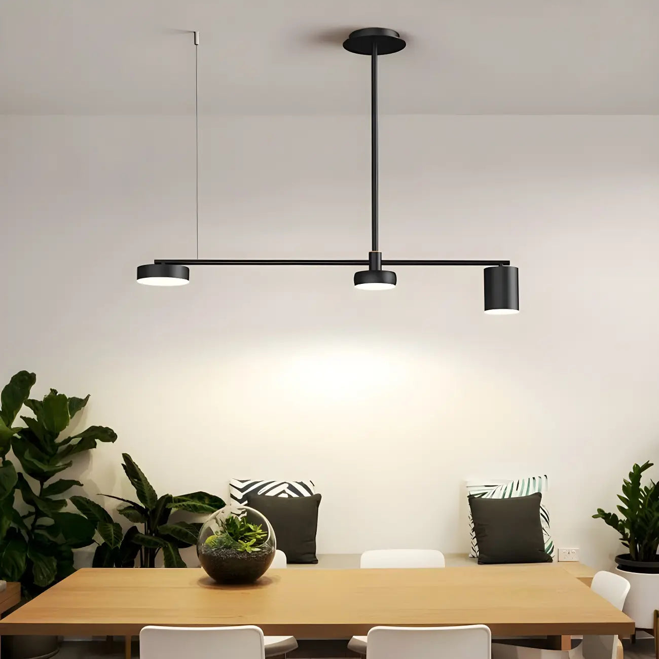 Luminaire linéaire noir moderne et réglable pour îlot de cuisine