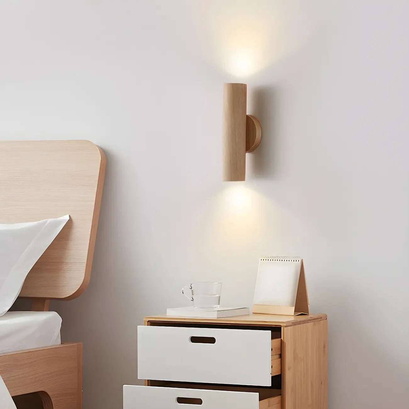 Applique murale cylindrique nordique en bois avec éclairage LED vers le haut et vers le bas