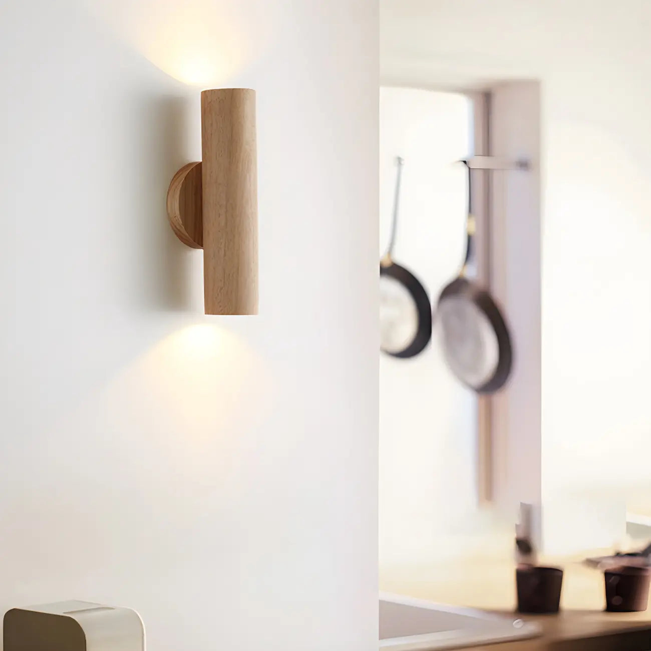 Applique murale cylindrique nordique en bois avec éclairage LED vers le haut et vers le bas