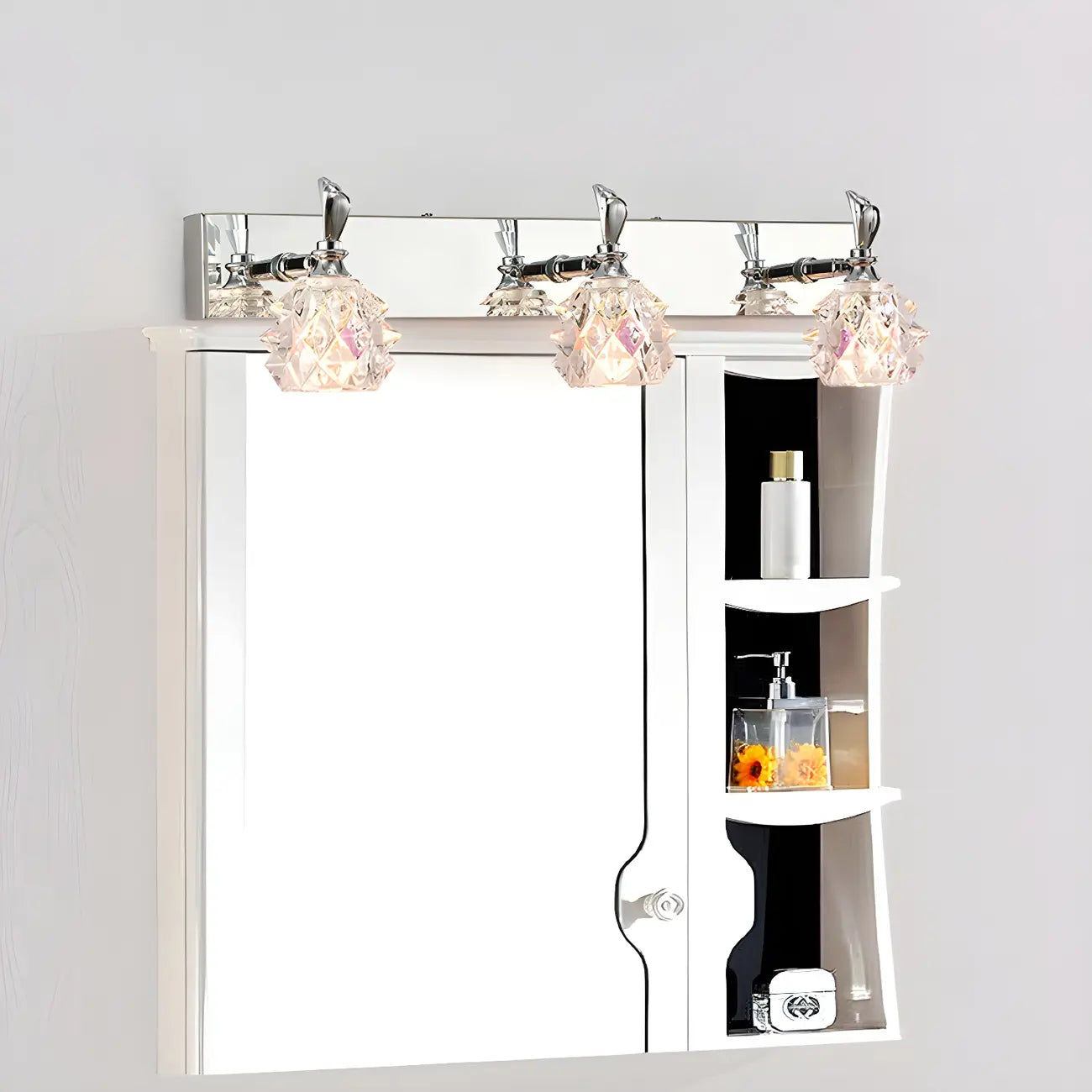 Applique murale classique chromée avec abat-jour en verre et miroir réglable pour salle de bain