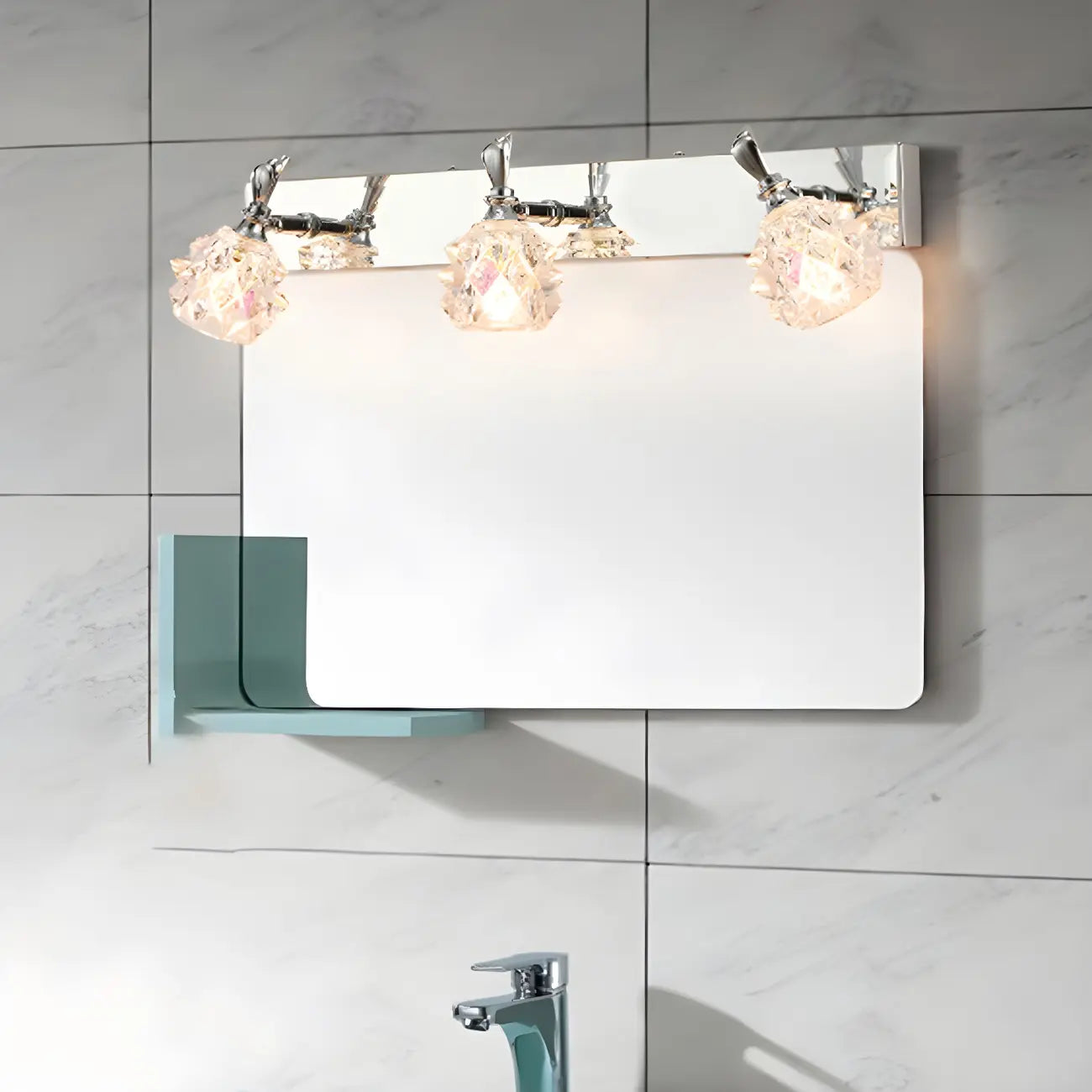 Applique murale classique chromée avec abat-jour en verre et miroir réglable pour salle de bain