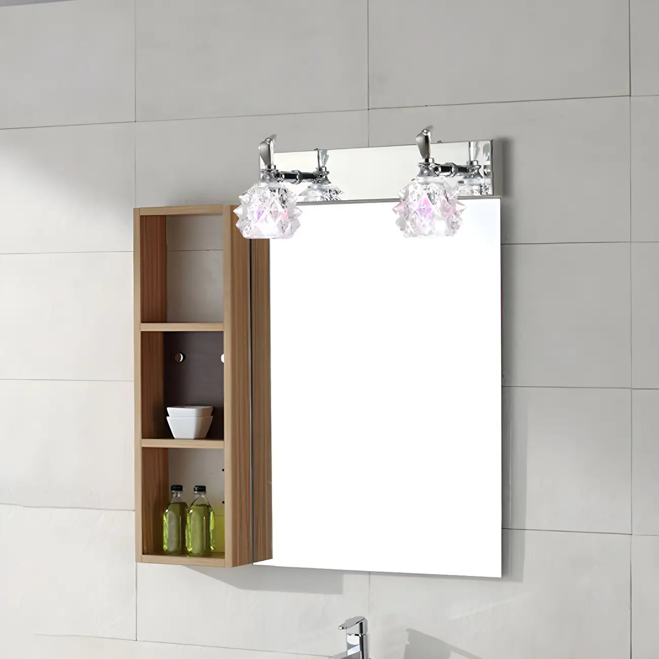 Applique murale classique chromée avec abat-jour en verre et miroir réglable pour salle de bain
