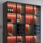 Armoire à vin minimaliste en bois noir avec porte vitrée
