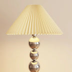 Lampadaire décoratif moderne à boules empilées avec abat-jour en tissu