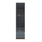 Credenza da esposizione in legno con ante in vetro ambrato e portabottiglie