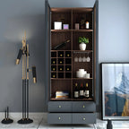 Credenza da esposizione in legno con ante in vetro ambrato e portabottiglie