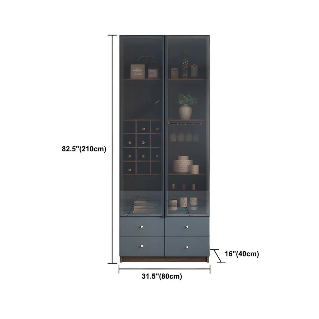 Credenza da esposizione in legno con ante in vetro ambrato e portabottiglie