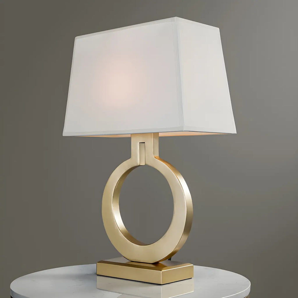 Lampe de table LED à anneau doré, base carrée et abat-jour rectangulaire