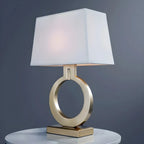 Lampe de table LED à anneau doré, base carrée et abat-jour rectangulaire