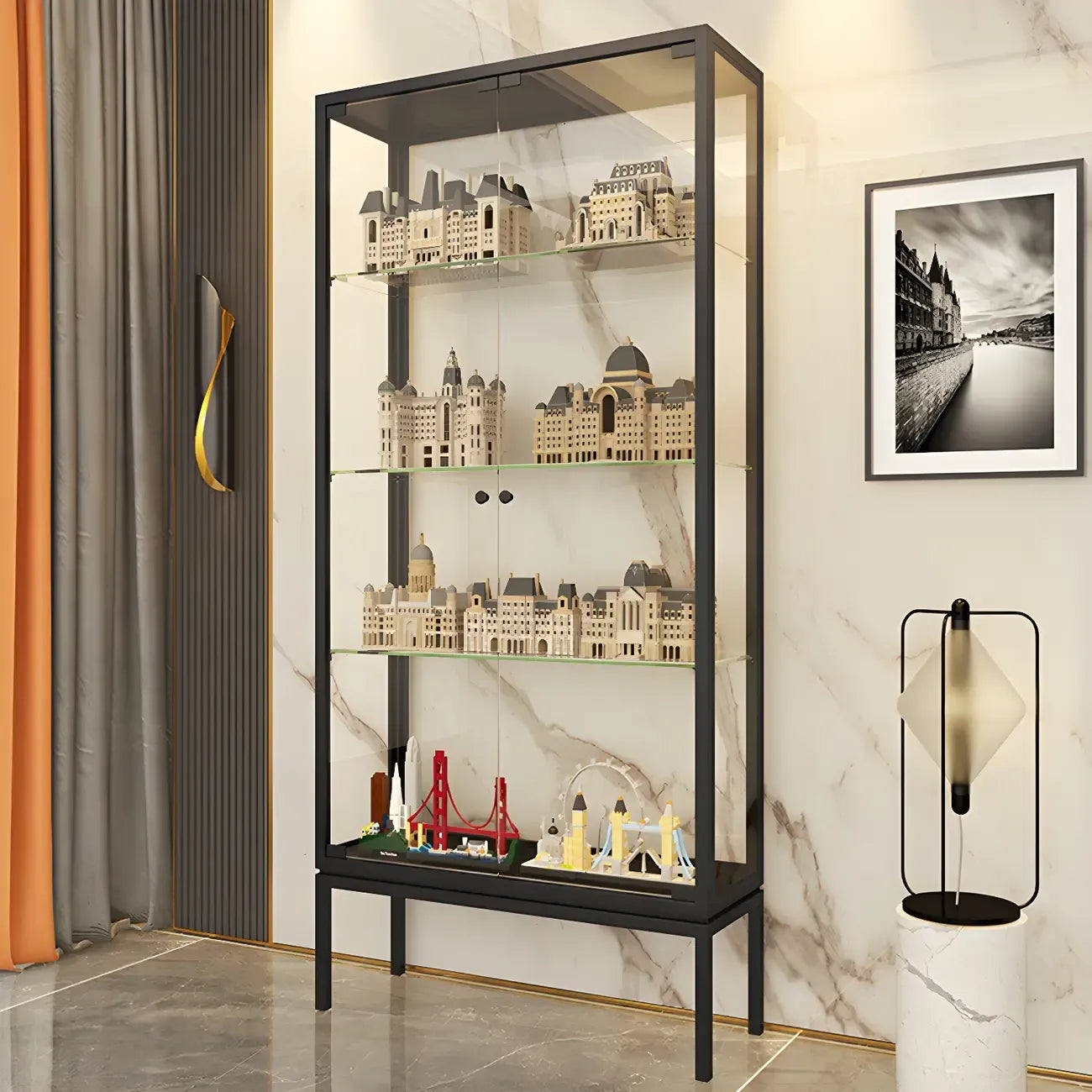 Vitrine avec étagère en verre transparent et cadre en métal noir