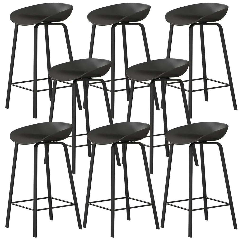 Tabouret de bar ergonomique au design élégant et contemporain en métal noir