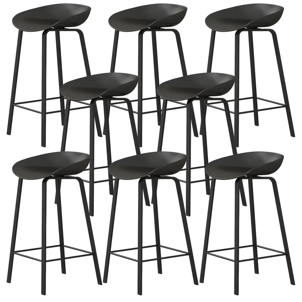 Tabouret de bar ergonomique au design élégant et contemporain en métal noir