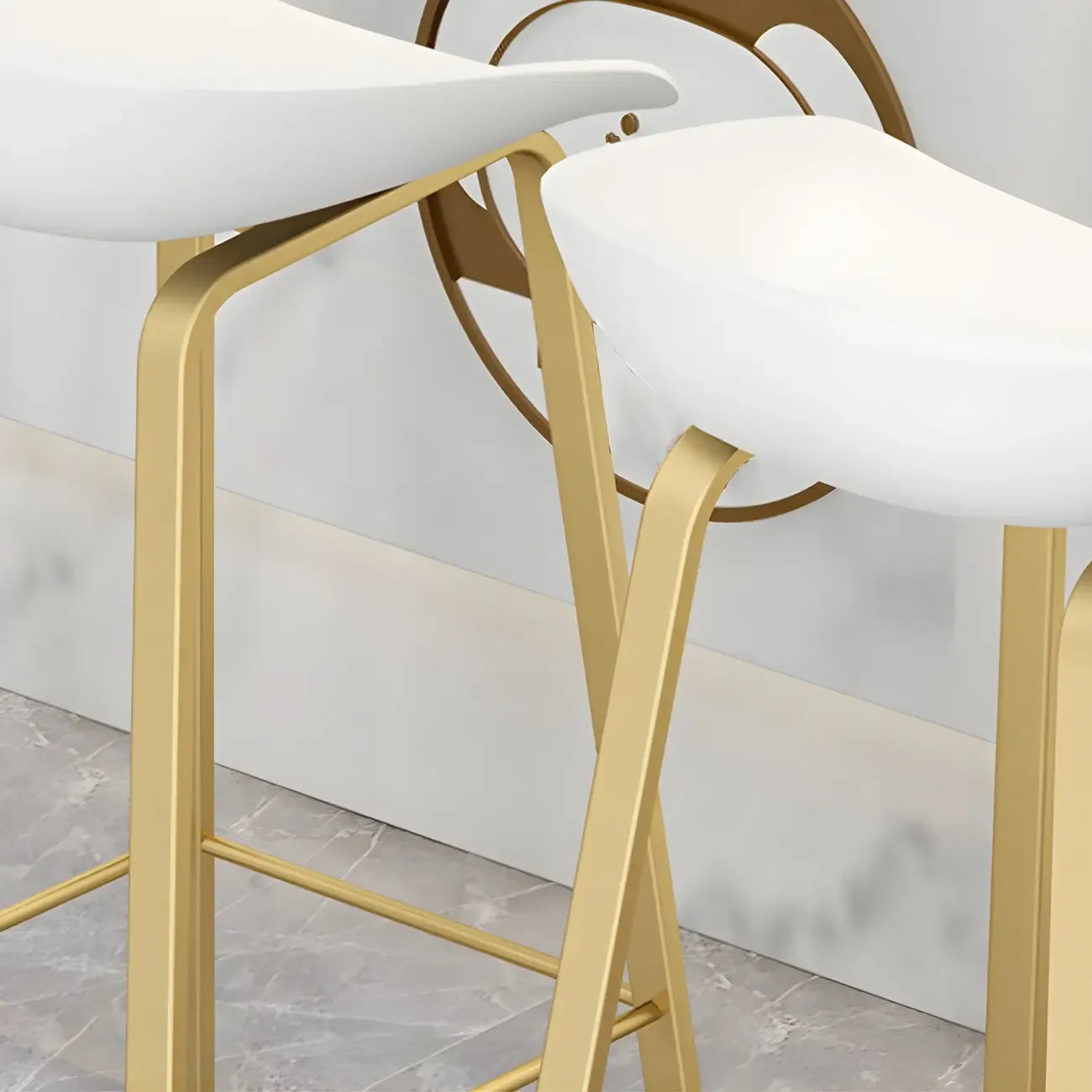 Tabouret de bar ergonomique au design élégant et contemporain en métal noir