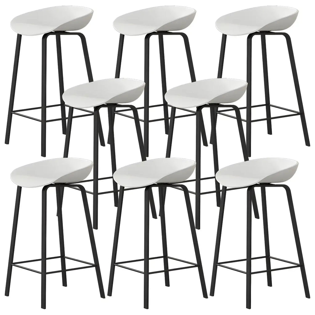 Tabouret de bar ergonomique au design élégant et contemporain en métal noir