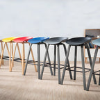 Tabouret de bar ergonomique au design élégant et contemporain en métal noir