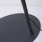 Lampadaire conique en métal noir en forme de ligne de pêche