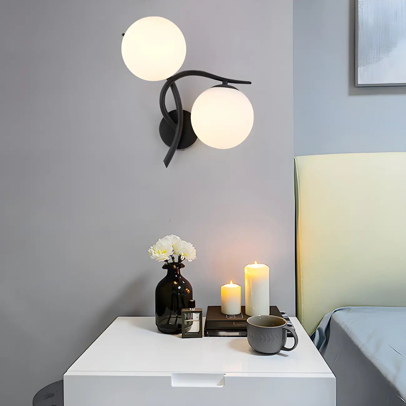 Applique murale double en verre torsadé doré moderne avec globe lumineux