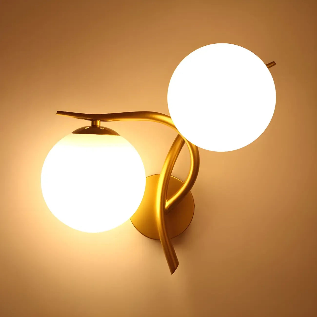 Applique murale double en verre torsadé doré moderne avec globe lumineux
