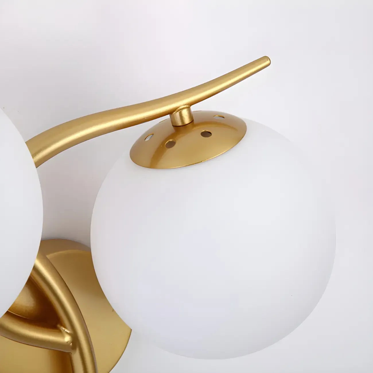 Applique murale double en verre torsadé doré moderne avec globe lumineux