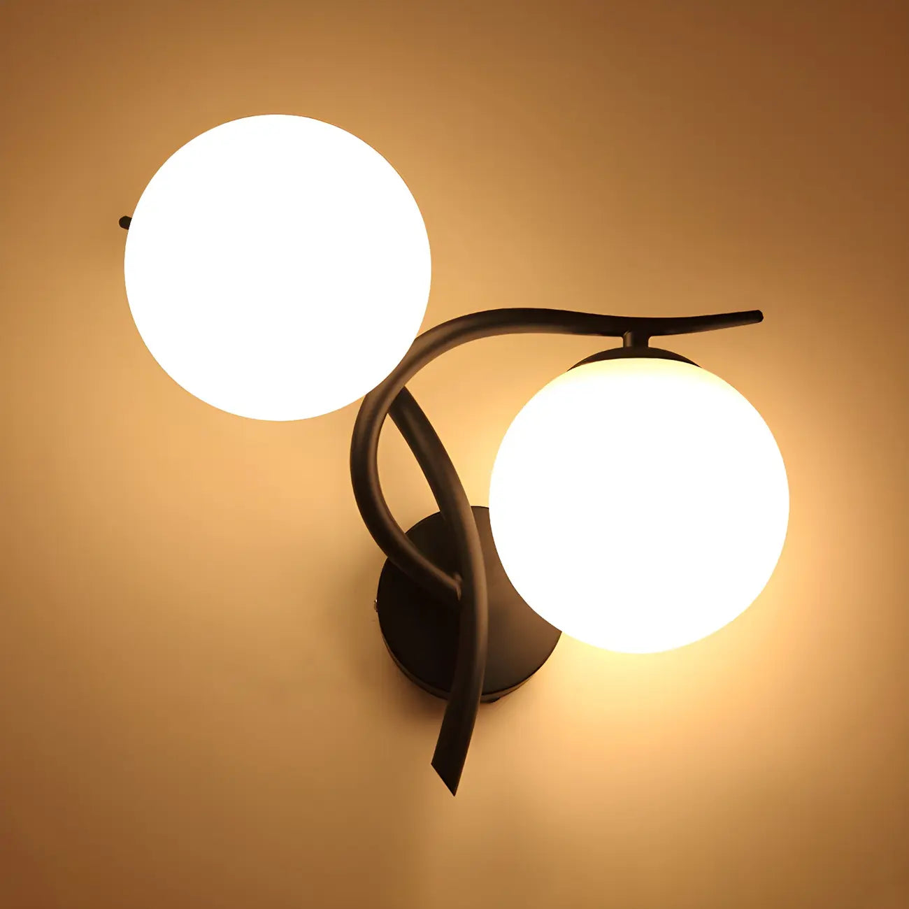 Applique murale double en verre torsadé doré moderne avec globe lumineux