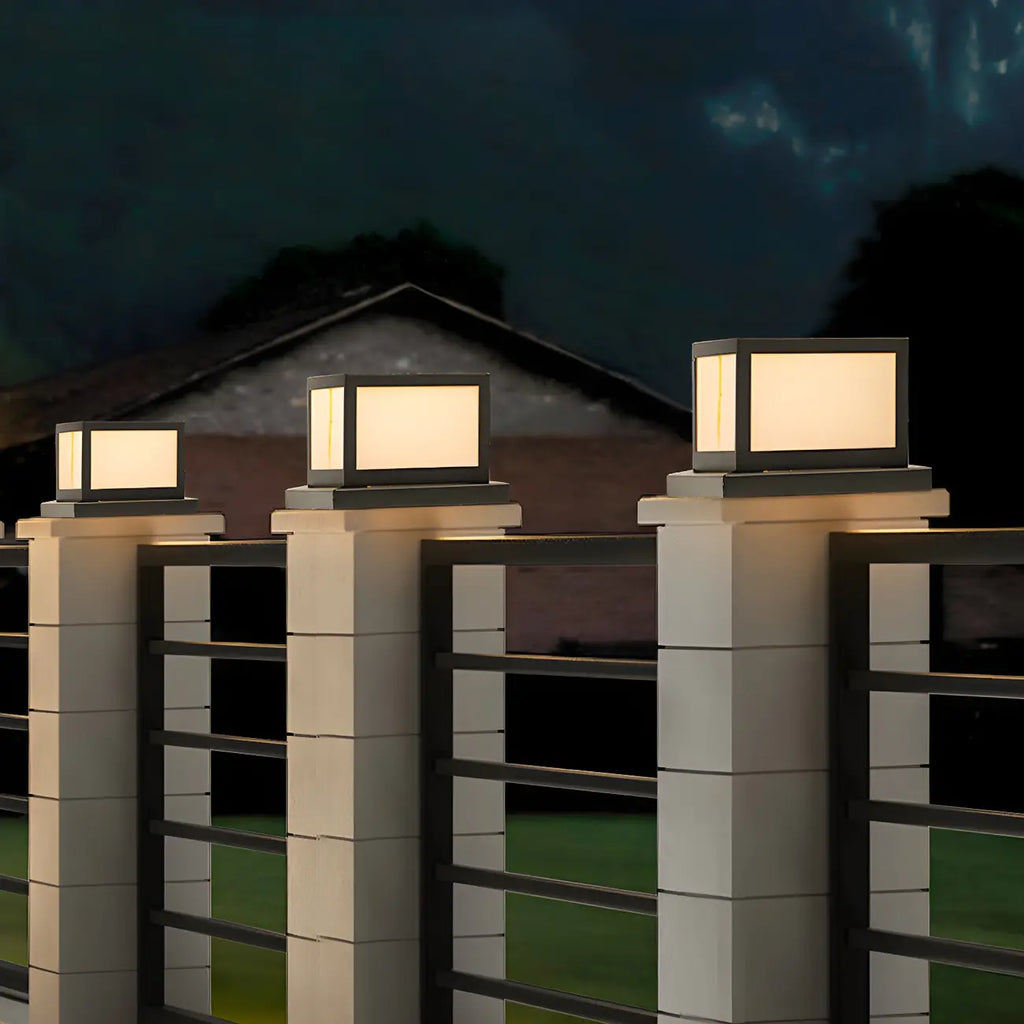 Lampadaires solaires d'extérieur modernes en forme de cube noir