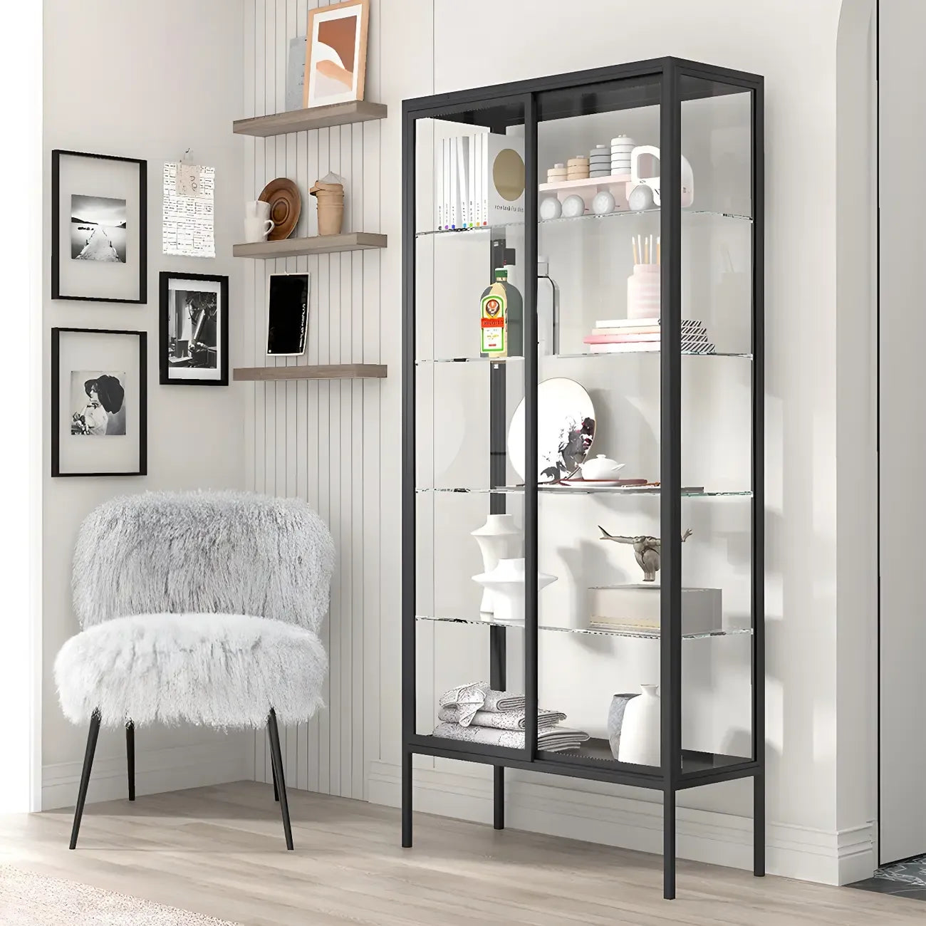 Vitrine à étagères en verre et cadre en métal noir