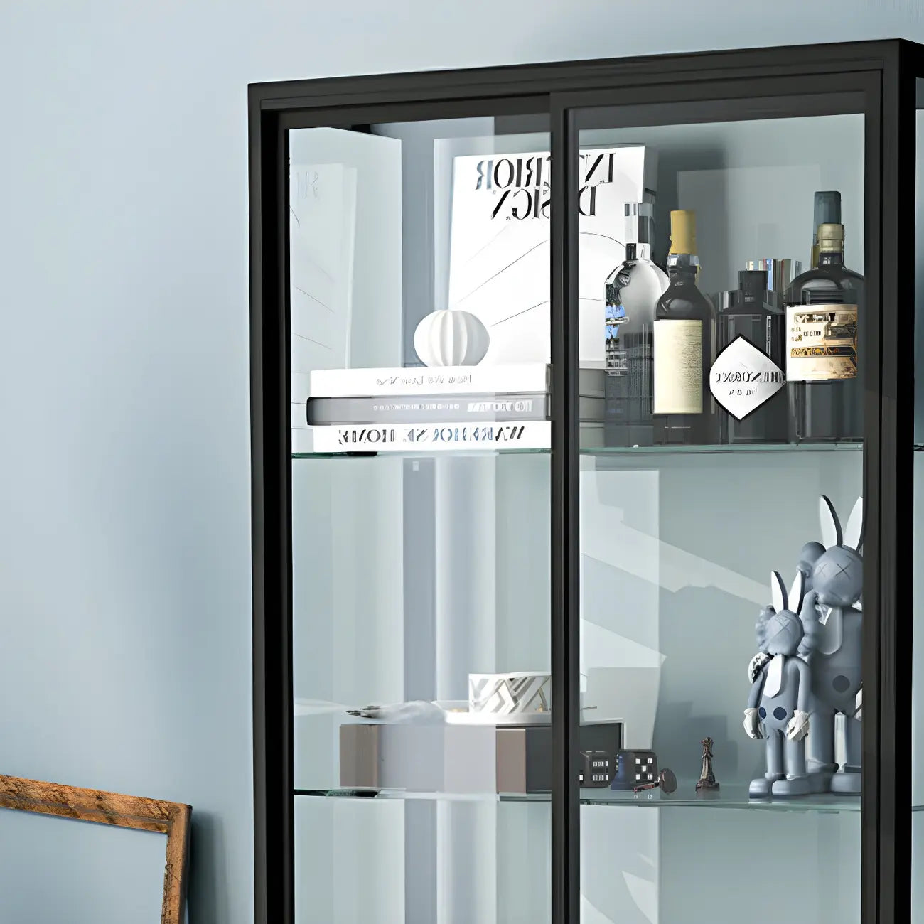 Vitrine à étagères en verre et cadre en métal noir