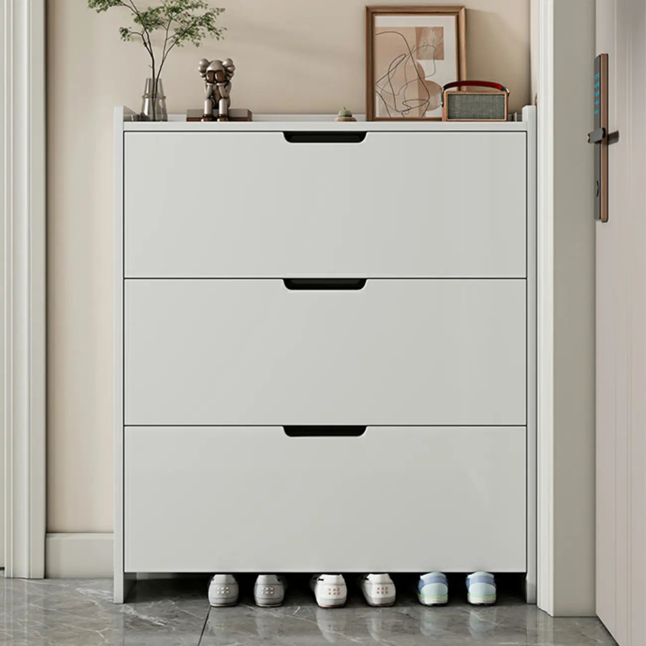 Scarpiera a 3 livelli in legno bianco con anta a ribalta
