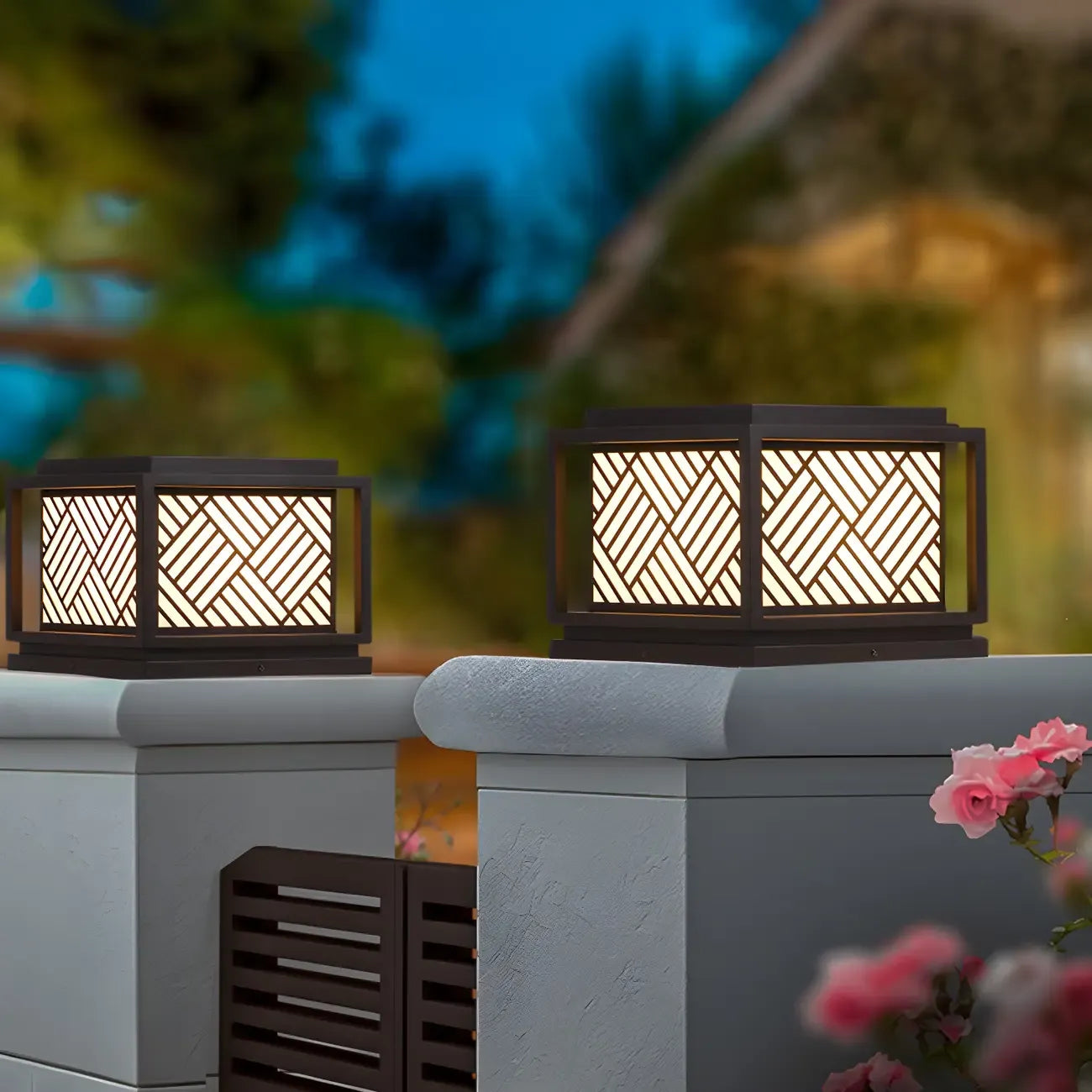 Lampe de poteau en métal cubique avec abat-jour à motif géométrique