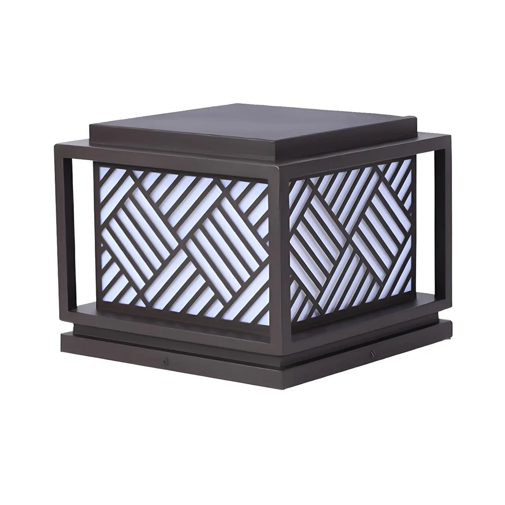 Lampe de poteau en métal cubique avec abat-jour à motif géométrique
