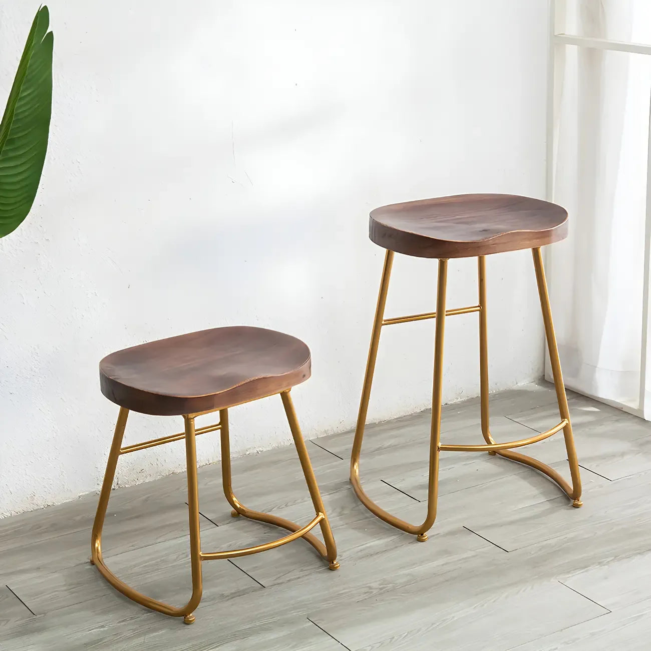 Tabourets de bar glamour confortables en métal et bois, hauteur comptoir