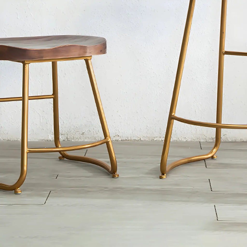Tabourets de bar glamour confortables en métal et bois, hauteur comptoir