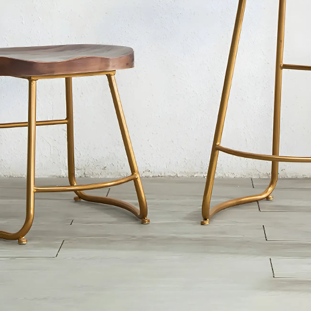 Tabourets de bar glamour confortables en métal et bois, hauteur comptoir