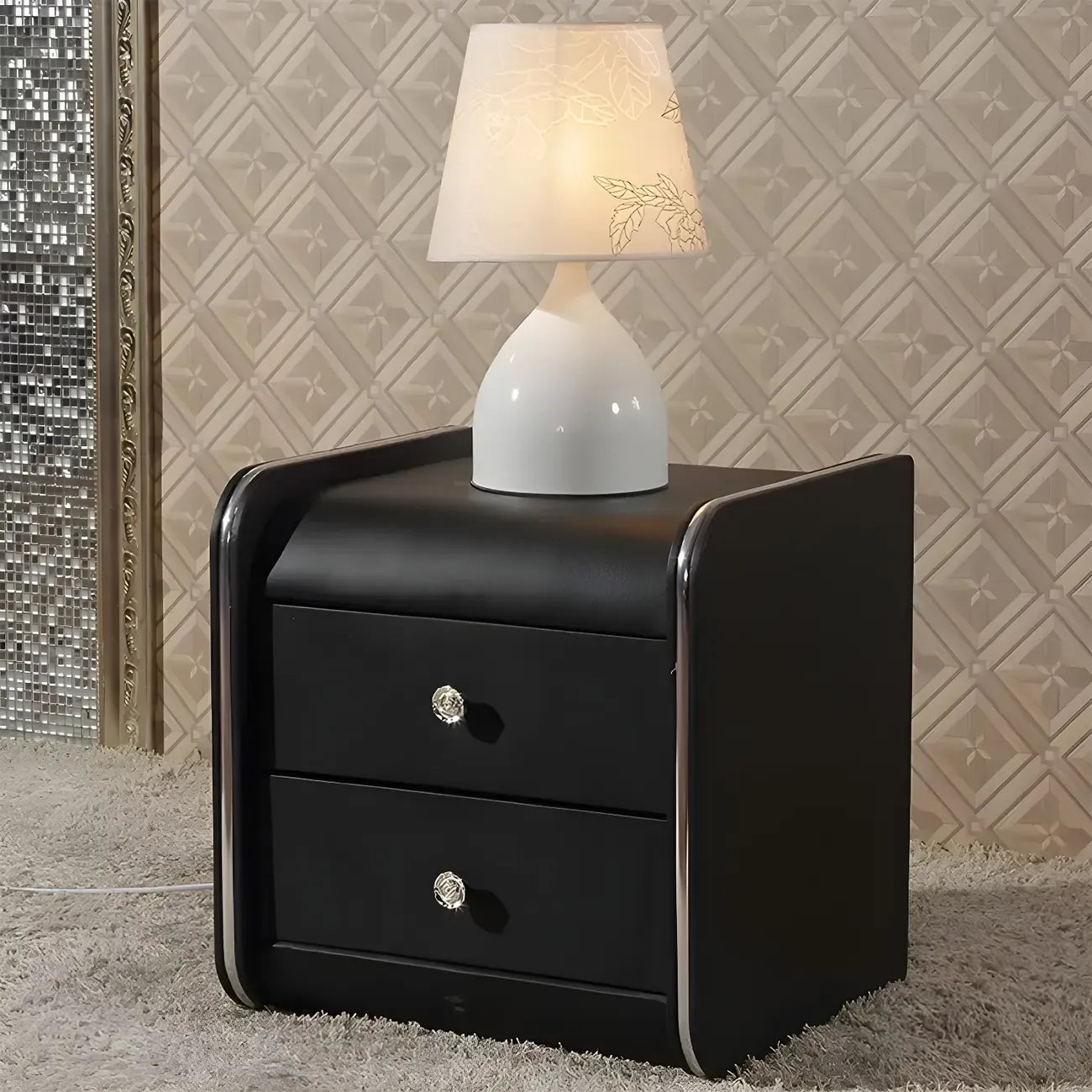 Table de chevet noire luxueuse en bois et cuir brillant, avec 2 tiroirs