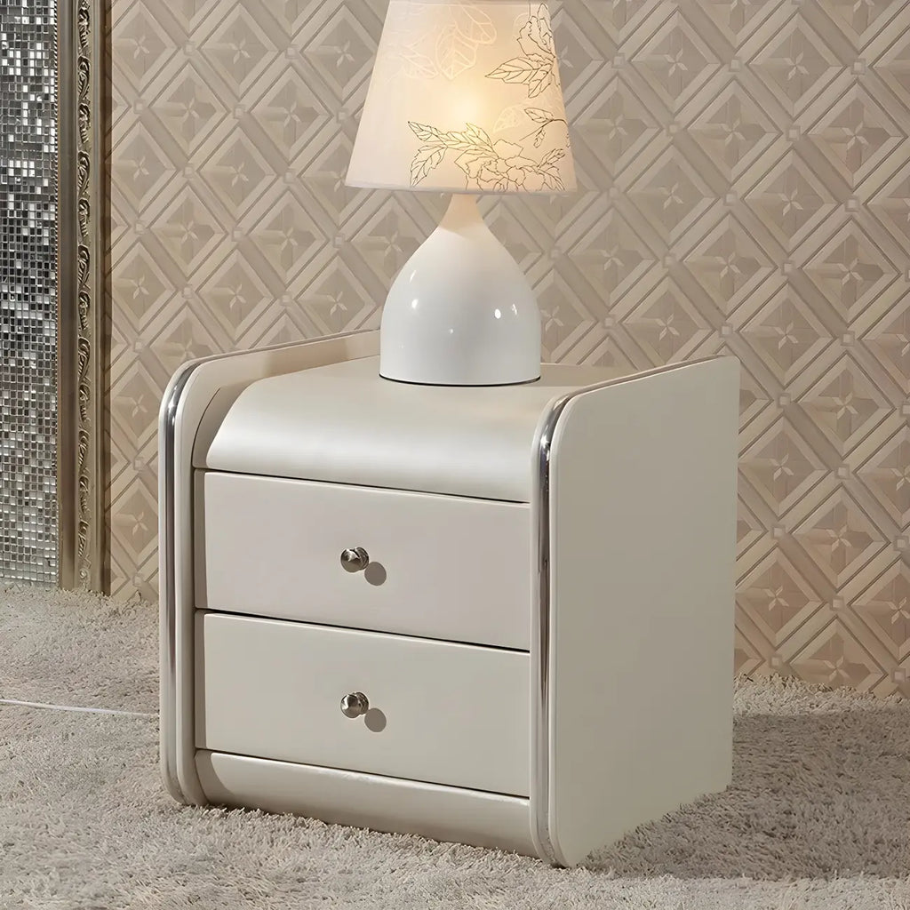 Table de chevet noire luxueuse en bois et cuir brillant, avec 2 tiroirs